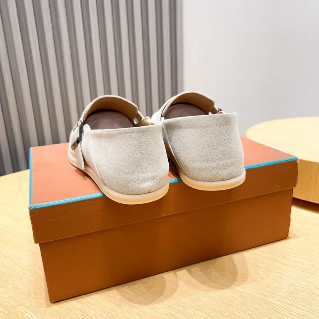 Factory price 420💰[loro piana] 2025 new moccasins, popular casual sneakers for street men. The shoes are made of first-layer suede leather uppers with rubber soles. They are classic. The complex craftsmanship and meticulous structure make the shoes light and soft, allowing you to walk comfortably and freely. Perfect for summer wear. Yardage: 38-45.